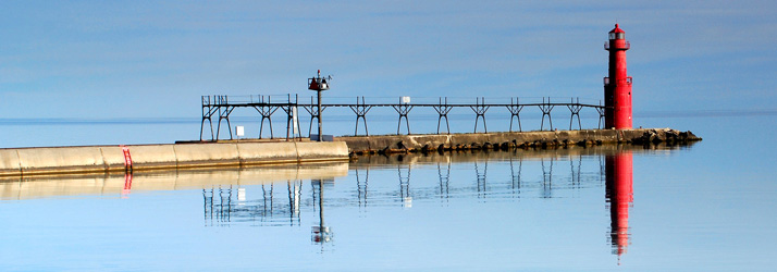 Vacation Rentals Algoma WI Lighthouse On Pier